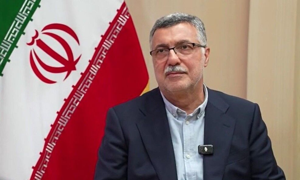 تلاش کنیم نخبگان برای خدمت به مردم در کشور بمانند