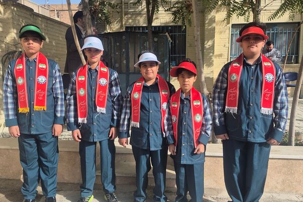 نواختن زنگ بازگشایی مدارس در دبستان علی بن ابیطالب(ع) باقرشهر