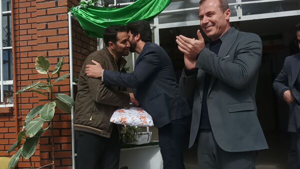 تقدیر از دانش‌آموزان برتر دبیرستان پژوهش آشخانه 