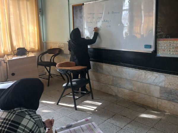 کلاس های تقویتی در دبیرستان نمونه اندیشه