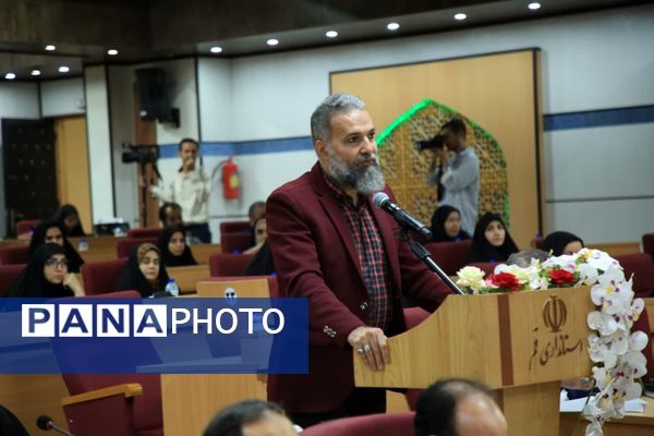 نشست صمیمی مدیران رسانه با استاندار قم