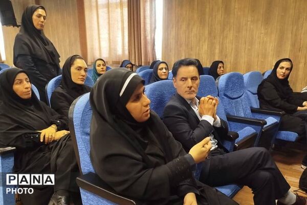  توانمندسازی مربیان کودکستان شهر قدس و رباط کریم 