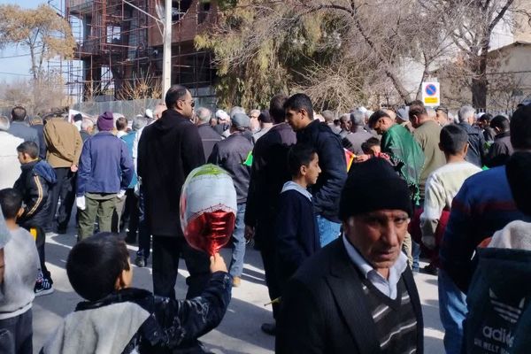 حضور با شکوه مردم زرقان در راهپیمایی 22 بهمن ماه