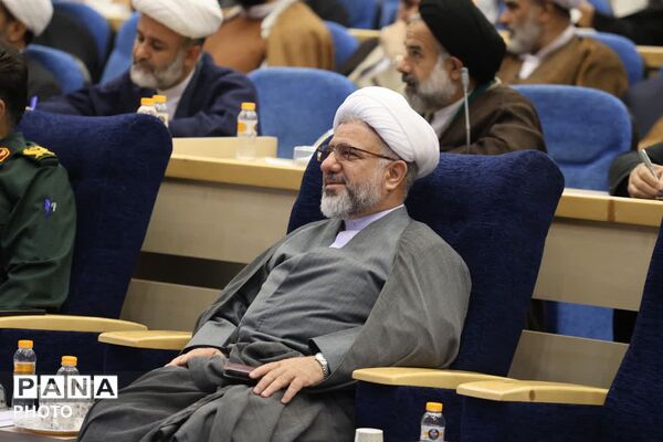 نشست فصلی رؤسا و معاونان سازمان عقیدتی سیاسی فراجا در همدان 