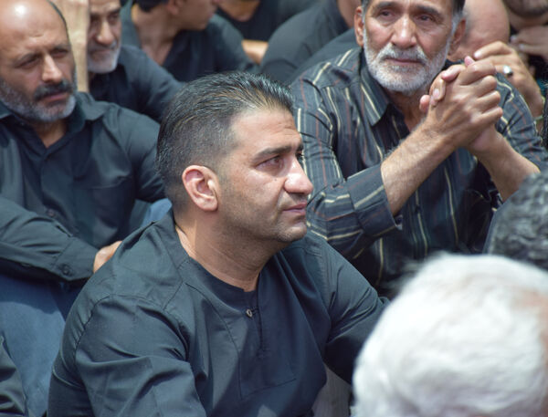 طنین صدای یا حسین(ع) با عَلَم کشی درعاشورای ۱۴۴۷