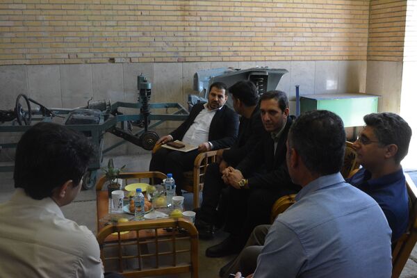 کارگاه آموزشی آشنایی با سیستم موتور و سوخت‌رسانی خودرو در بهارستان 2