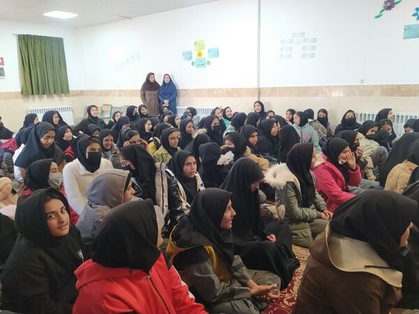 کارگاه آموزشی آسیب های اجتماعی در دبیرستان دخترانه امید