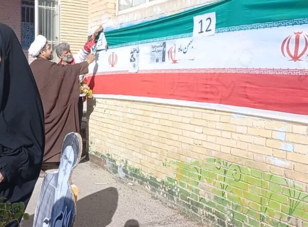 طنین زنگ انقلاب در مدرسه حضرت زهرا(س) نیر