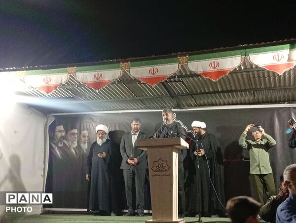 هم‌نوایی دانش‌آموزان پیشتاز ساوجبلاغ در تجمعات شبانه