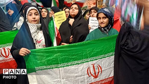 حضور پرصلابت مردم کوهدشت در اجتماع شبانه جلوه‌ای از همبستگی و بصیرت