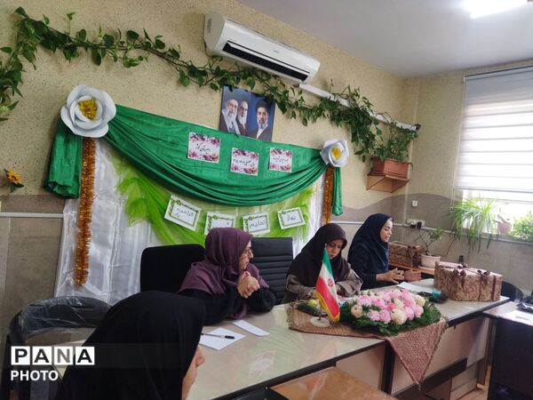  جلسه دبیران با موضوع بازگشایی مدرسه