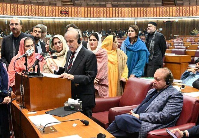 شهباز شریف به عنوان نخست وزیر پاکستان سوگند یاد کرد