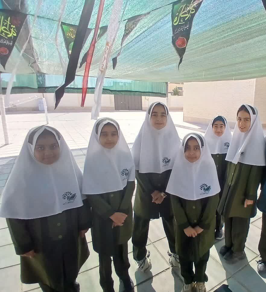 ایستگاه خیاطی صلواتی در مدرسه زینب(س) شهرستان مروست