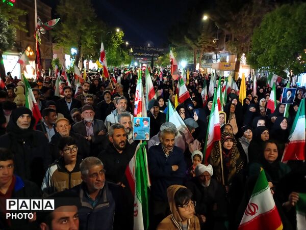 و تا پای جان در کنارت خواهیم ماند، ای یادگار پدر 