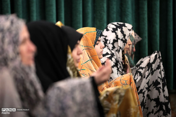 اقامه نماز عید سعید فطر در آستان مقدس امام زاده صالح(ع)