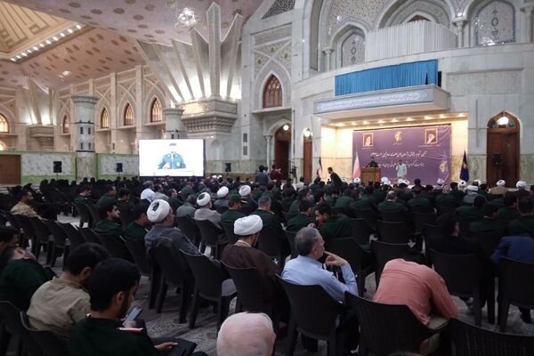 تجدید میثاق مربیان عقیدتی، هادیان سیاسی و فعالان عرصه جهاد تبیین در سپاه پاسداران و بسیج کشور با آرمان‌های بنیانگذار جمهوری اسلامی در حرم امام خمینی (ره)