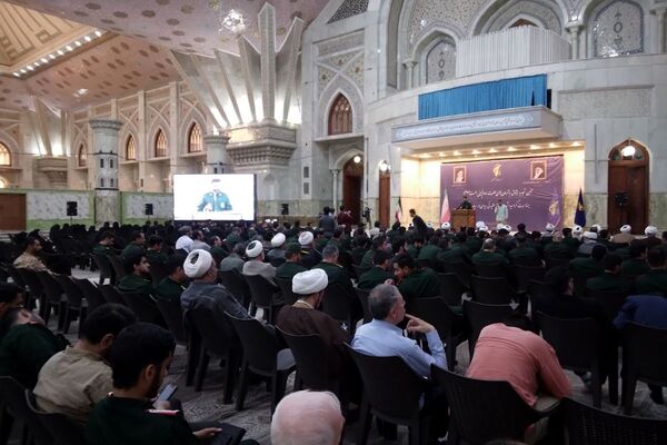 تجدید میثاق مربیان عقیدتی، هادیان سیاسی و فعالان عرصه جهاد تبیین در سپاه پاسداران و بسیج کشور با آرمان‌های بنیانگذار جمهوری اسلامی در حرم امام خمینی (ره)