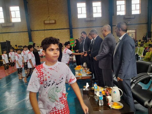 جشن گلریزان در دبستان شهدای بسیج بوشهر