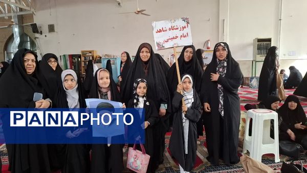 حلقه‌های میقات الصالحین باحضور دانش‌آموزان در مصلی شهرستان دامغان