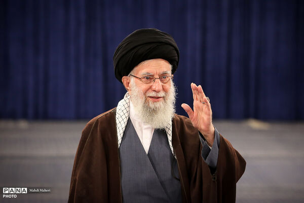 حضرت آیت‌الله العظمی شهید سیدعلی حسینی خامنه‌ای