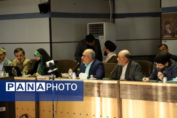 تقدیر از رتبه دوم کنکور سراسری در شورای برنامه‌ریزی آموزش و پرورش قم