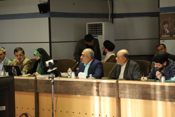 تقدیر از رتبه دوم کنکور سراسری در شورای برنامه‌ریزی آموزش و پرورش قم