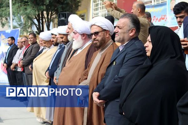 جشن عاطفه‌ها جشن همدلی دانش آموزان با دیگر کودکان نیازمند