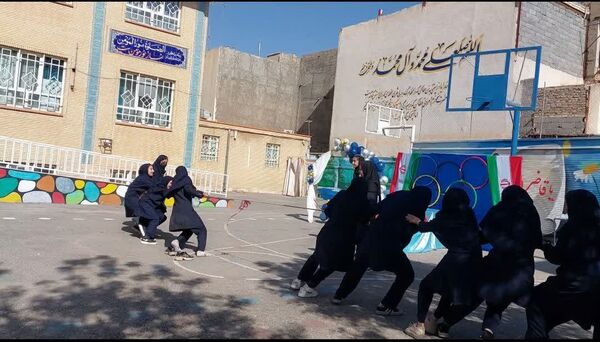 هیجان و نشاط در المپیاد درون مدرسه‌ای دبیرستان اخوان کریمی قم