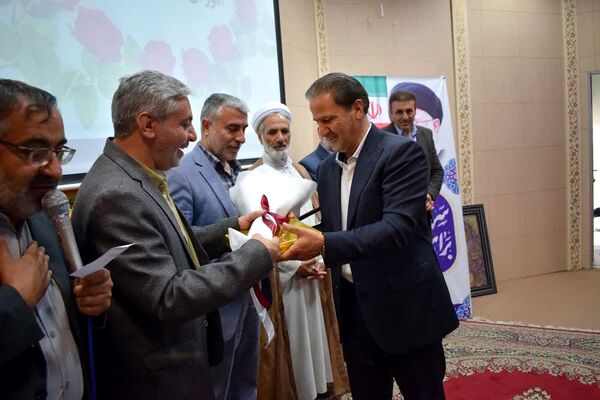 آیین تکریم و معارفه مدیر جدید آموزش و پرورش شهرستان بهاباد 