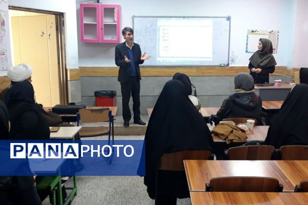 اولین دوره آموزشی آموزگاران با هدف کیفیت بخشی برنامه های سلامت و تندرستی 