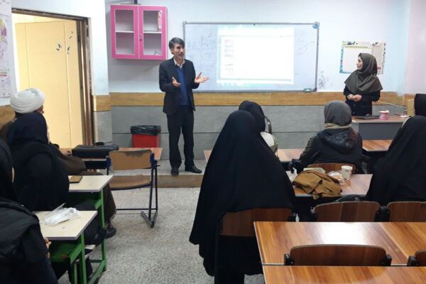 اولین دوره آموزشی آموزگاران با هدف کیفیت بخشی برنامه های سلامت و تندرستی 