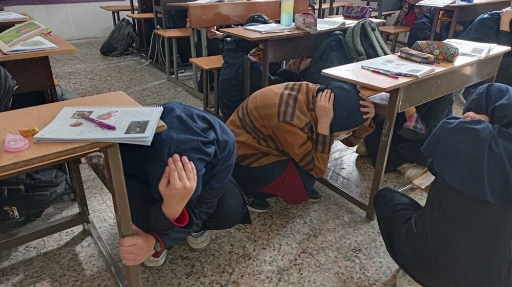مانور زلزله و ایمنی در دبیرستان شاهد شهید کلانتری ناحیه یک کرج