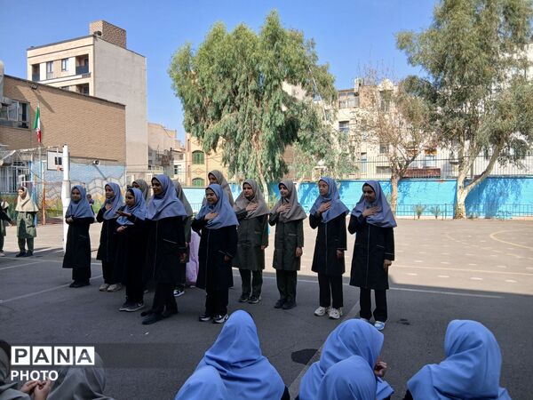 جشن همدلی در دبیرستان پونه رونقی منطقه ۱۵