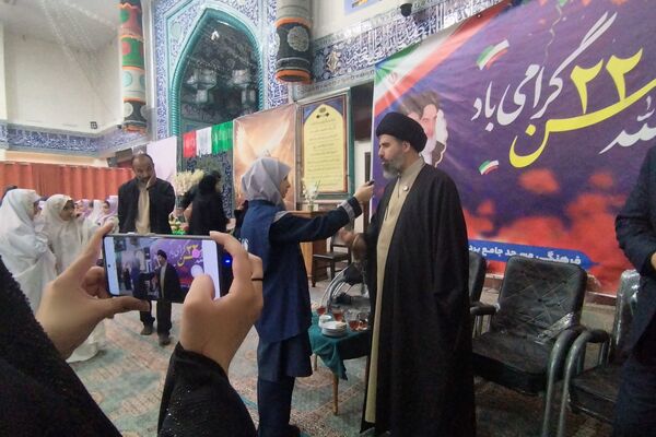 آیین جشن تکلیف دانش‌آموزان دختر شهرستان پردیس در فضایی معنوی و باشکوه