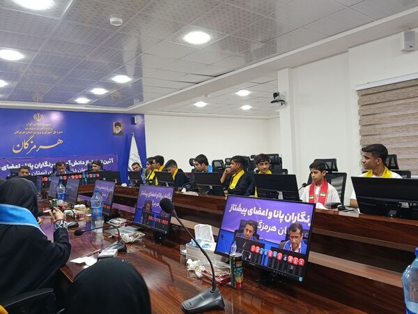 تجلیل از خبرنگاران پانای هرمزگان با حضور مدیرکل آموزش و پرورش 