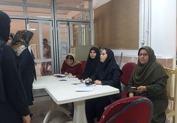 اندازه‌گیری لباس فرم هنرجویان هنرستان ۱۷ شهریور منطقه بیرانوند 