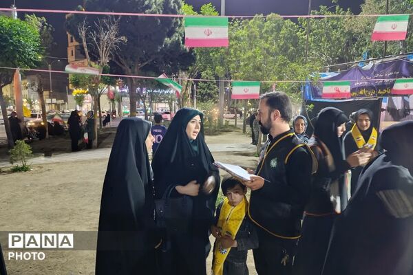  بازدید رئیس سازمان دانش‌آموزی شهرستانهای استان تهران از غرفه «با انرژی‌ها» در منطقه کهریزک