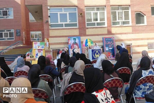 جشن عاطفه ها در دبستان 22 بهمن به یاد شهید پیشتاز ماکان نصیری