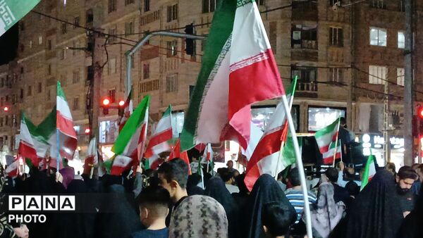 مردم آبرسانی فردیس در تجمعات شبانه بار دیگر پای کار بودن خود به انقلاب  را نشان دادند