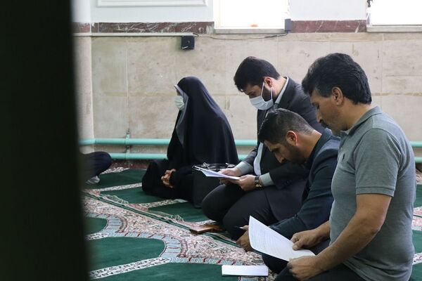 میز خدمت ویژه فرهنگیان در شهرستان پاکدشت به‌مناسبت گرامیداشت هفته معلم 