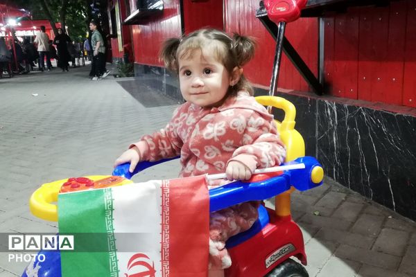 دهه نودی‌ها در میدان