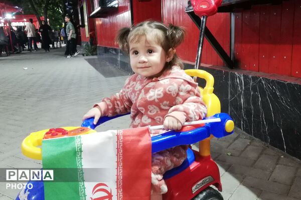 دهه نودی‌ها در میدان