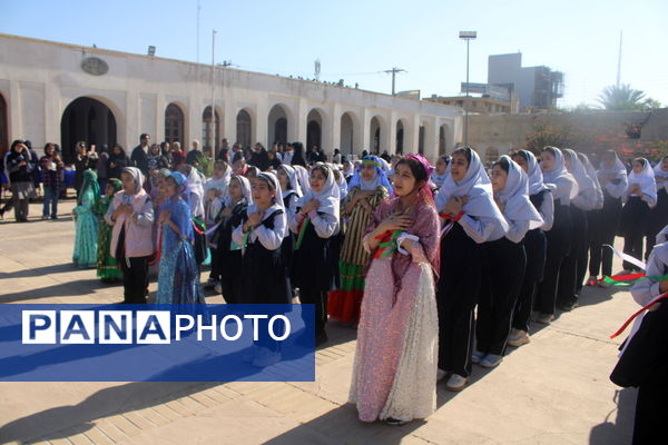 بازارچه حمایت از کسب کار دانش‌آموزان دبستان کیهان بوشهر 