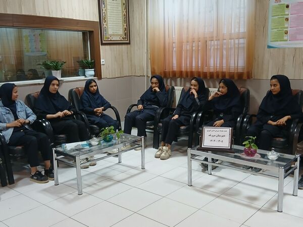 جلسه معارفه اعضای برگزیده شورای دانش آموزی دبیرستان میرزا جعفر سروقد 