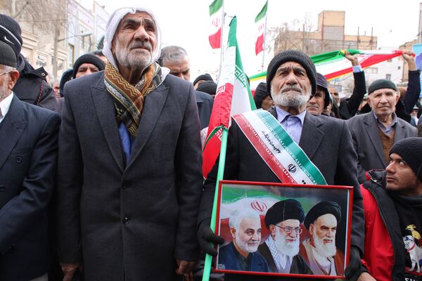 حماسه حضور مردم قروه در راهپیمایی ۲۲ بهمن؛ تجلی وحدت و وفاداری به انقلاب