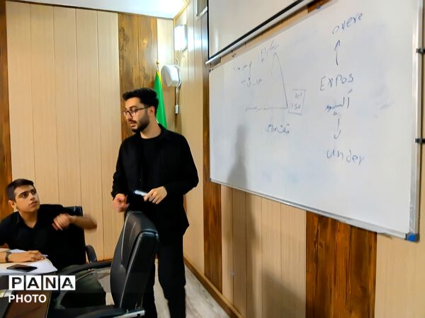 جلسه توجیهی و آموزشی دانش‌آموزان خبرنگار پانا اعزامی  استان البرز به مراسم وداع و تشییع قائد امت 