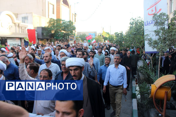 جلوه‌های حماسی از حضور نوجوانان قمی در مراسم تشییع شهدا 