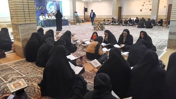 مراسم جزخوانی قرآن کریم در اهر با حضور فعال دانش‌آموزان