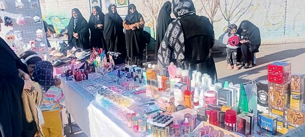 بازارچه محلی در حاشیه جشن چله خرد عارف آباد