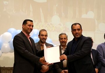 گرامیداشت هفته معلم در دهه کرامت در نجف‌آباد